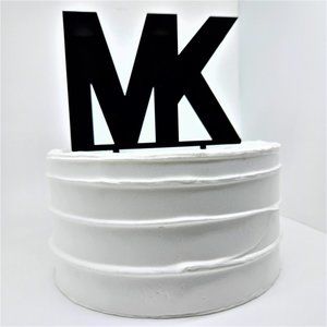 Baking: Cake Decorating MK Black Cake Topper